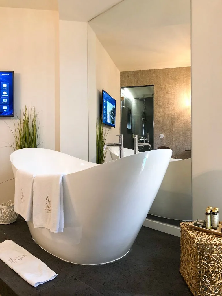 Bathtub, Puralã - Wool Valley Hotel & Spa, Covilhã, Portugal