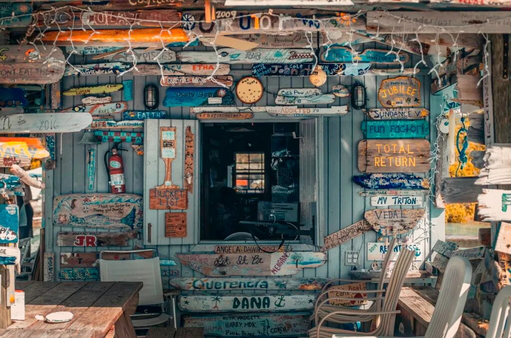 Beach Rules: Daily, spaces are required to carry out a minimum of 4 cleaning of the facilities and their capacity cannot exceed that defined for the catering sector.