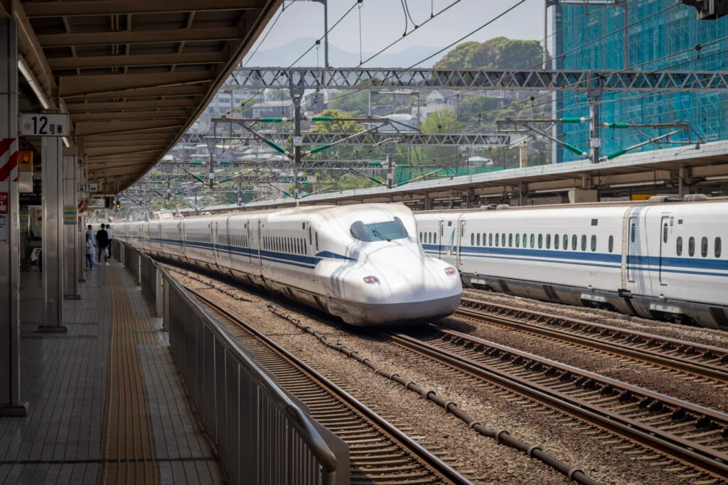 Comboio Bala, uma das formas mais cómodas de viajar no Japão