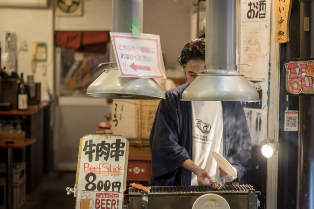 Street food, a good way to control the cost of a trip to Japan