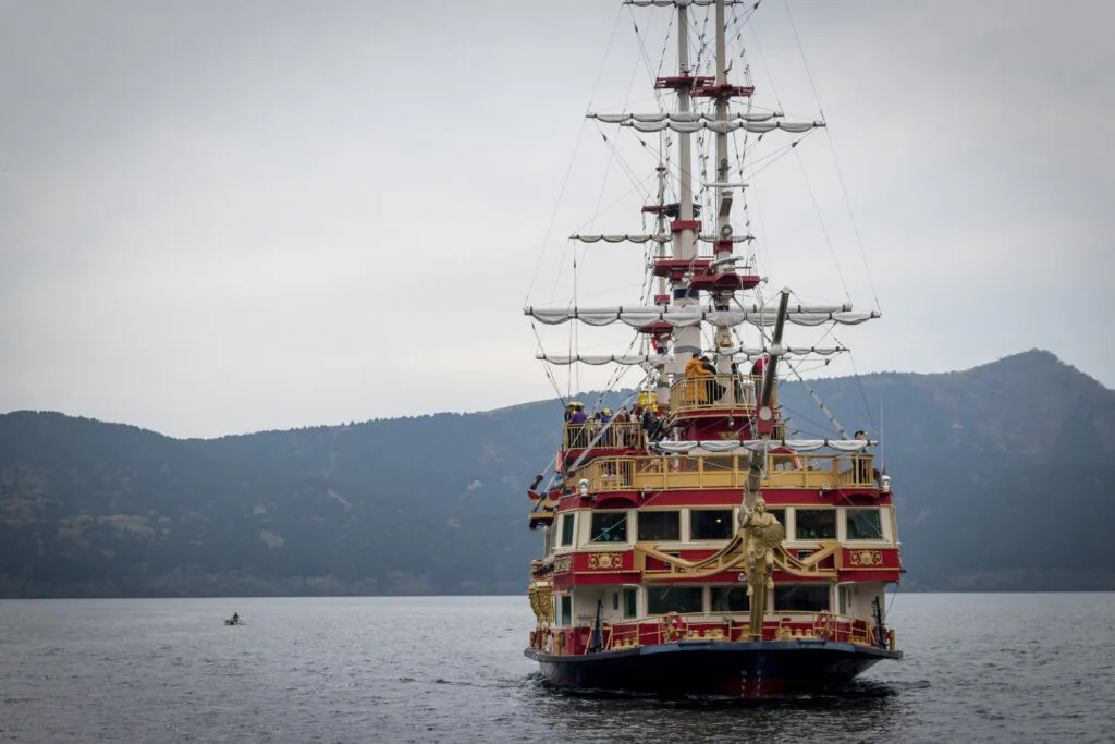 Barco Pirata no Lago Ashi, Hakone