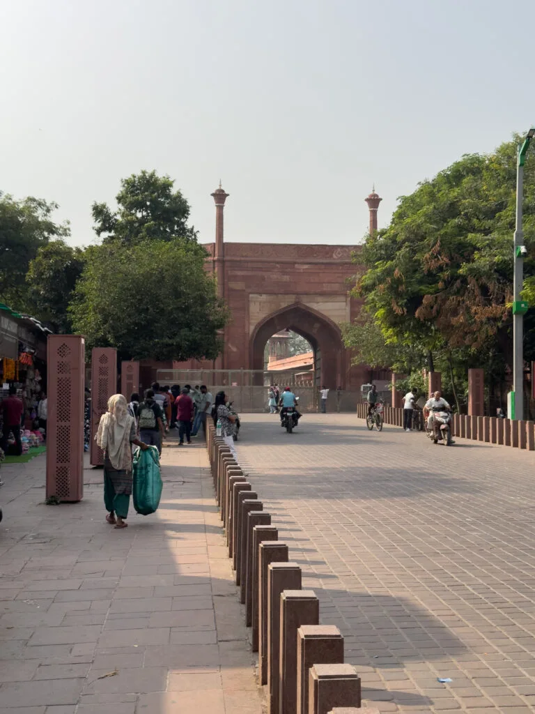 Pathway leading to the entrance for visiting the Taj Mahal
