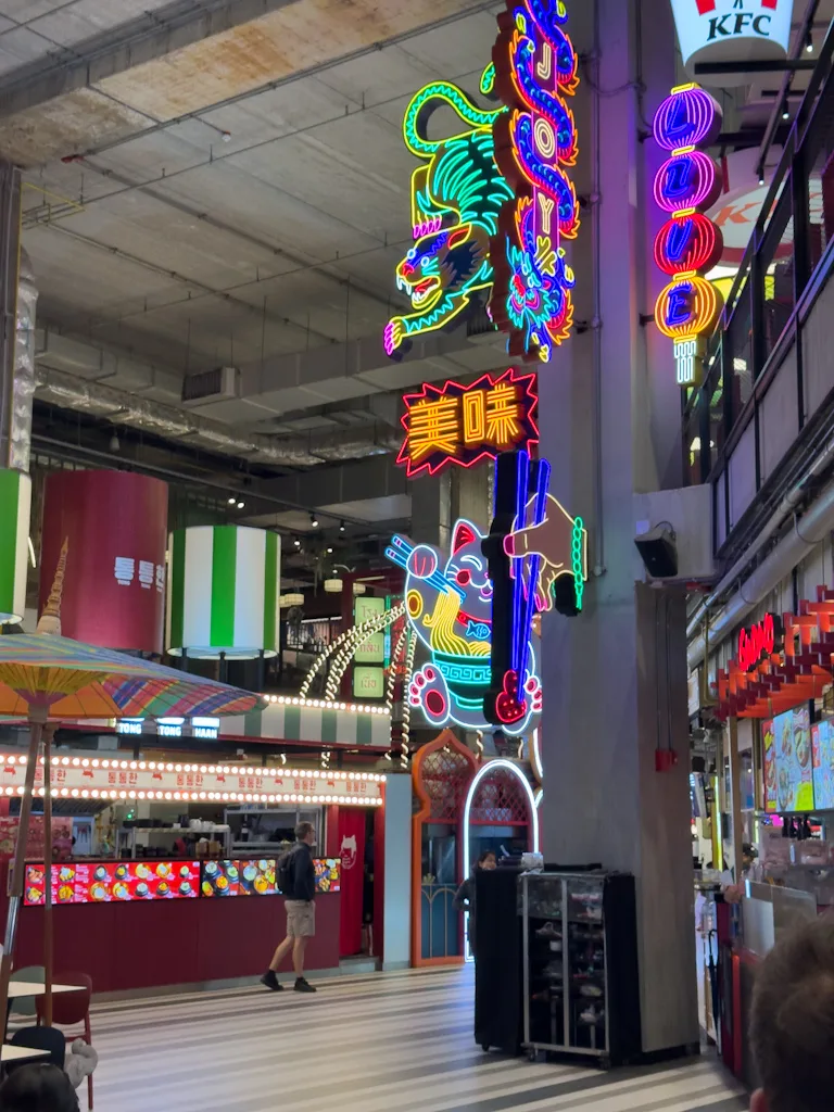 Where to eat in Sukhumvit - EmSphere