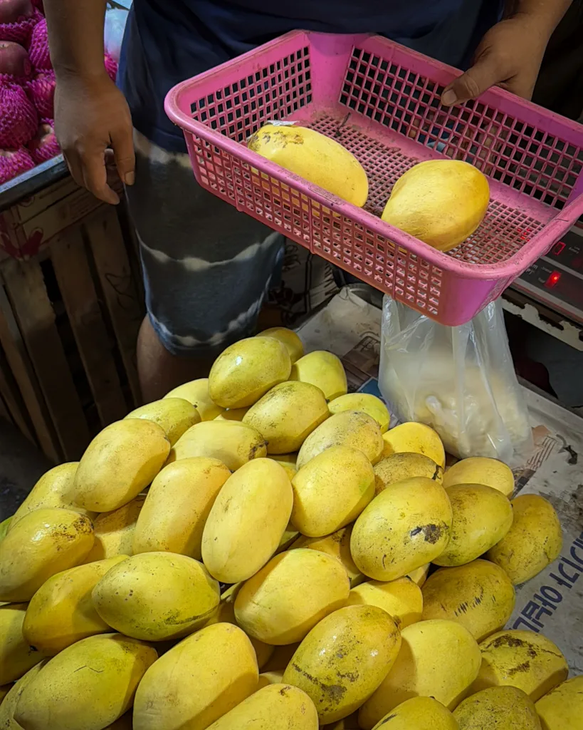 Mangoes - Coron Market - Philippines