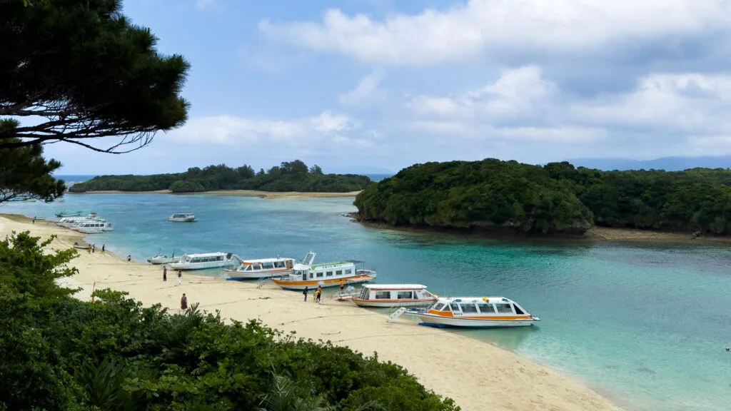 Kariba Bay, Ishigaki, Japão