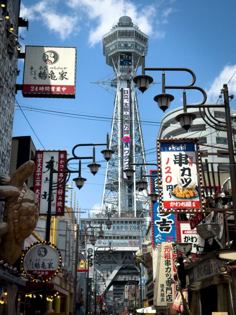 Torre Tsutenkaku, Osaka, Japan
