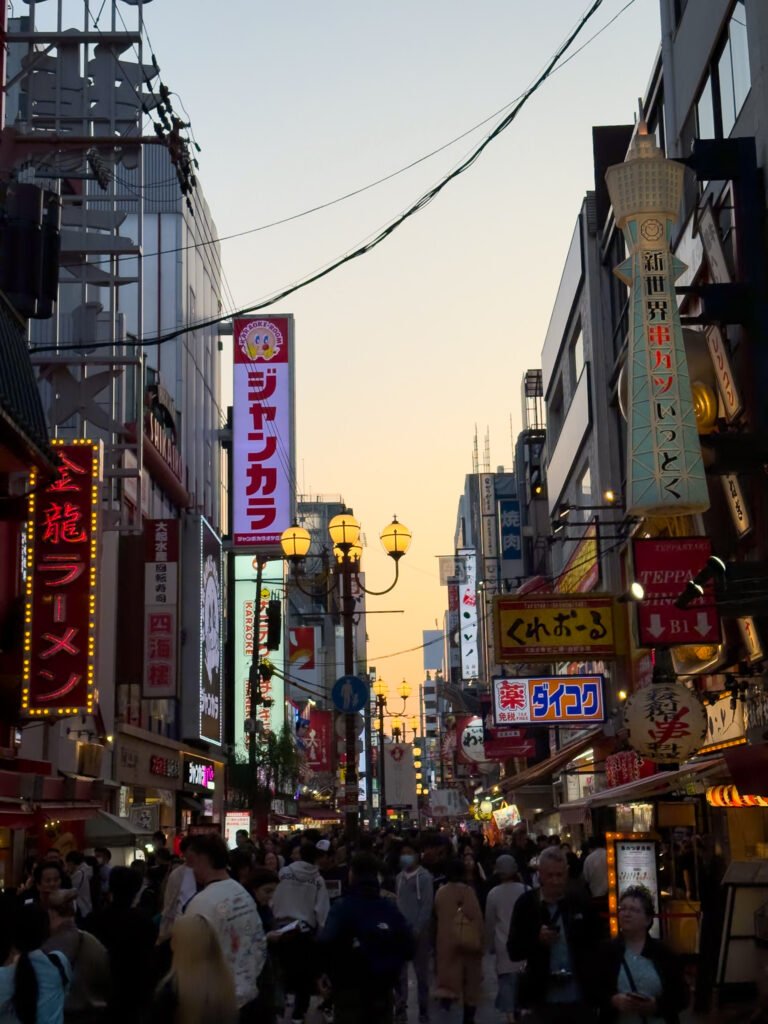 Pôr-do-sol em Dotonbori, Osaka, Japão